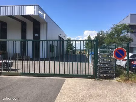 batiment entrepot atelier bureau