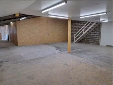 local d’activité entrepôt