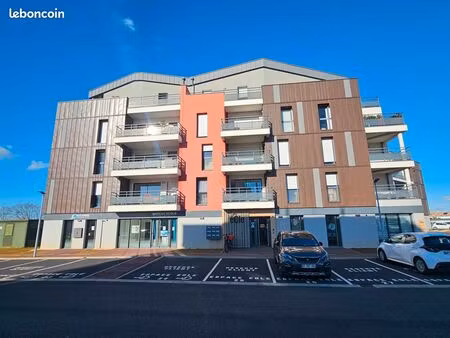 local professionnel-commercial à louer + espaces communs – st gilles croix de vie