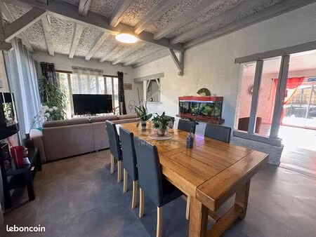 maison 8 pièces 220 m²