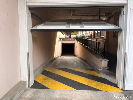 place de parking double