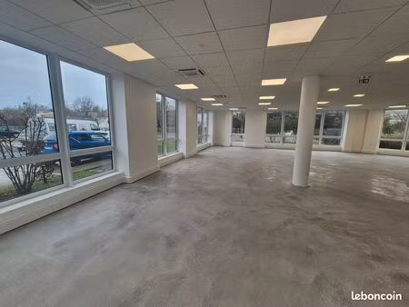 local commerciale divisible de 10 à 170m2