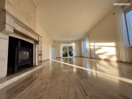 maison 8 pièces 206 m²