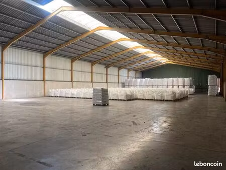 local 1500 m² flesselles