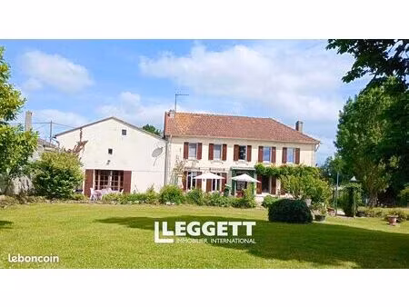 maison 6 pièces 210 m²