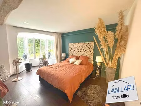 propriété 5 pièces 145 m²