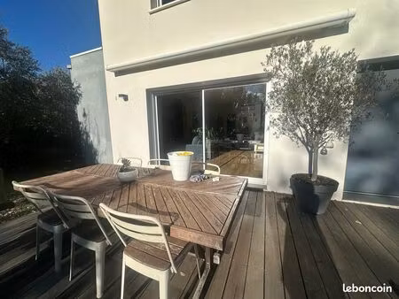 propriété 5 pièces 122 m²