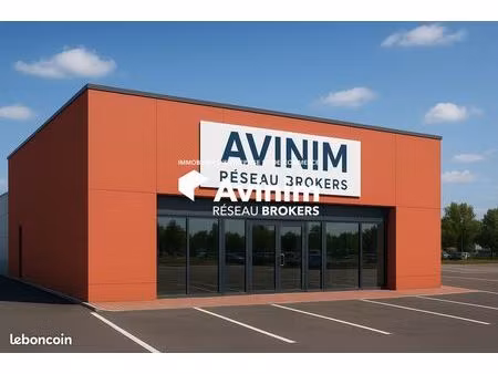 local commercial 1200 m² claye-souilly