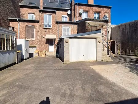 immeuble 19 pièces 366 m²