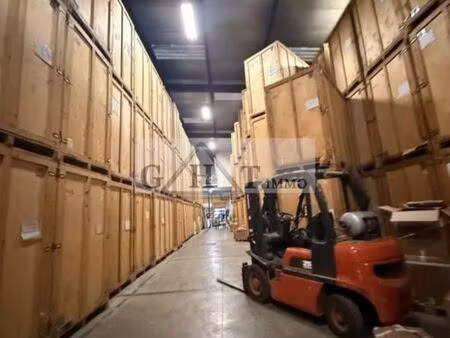 local industriel 360 m²