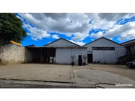 local industriel 1 866 m²