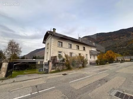 maison 9 pièces 331 m²