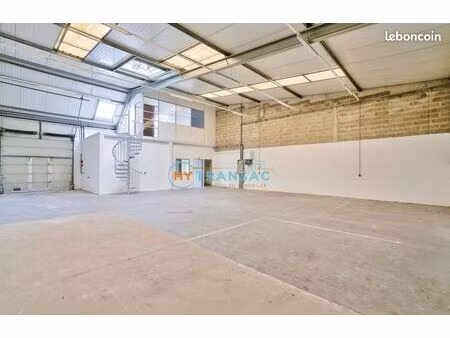 local d'activité 220 m²