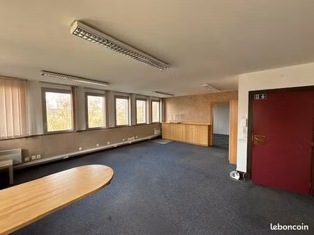 bureaux à louer  68 m²  à igny (91)