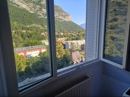 location appartement 1 pièce 28 m² à saint-egreve (38120)  650 €