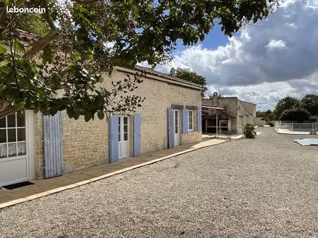 maison 13 pièces 442 m²