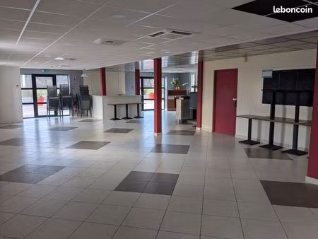 local restaurant a louer