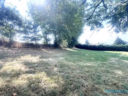 terrain 1285 m² lay