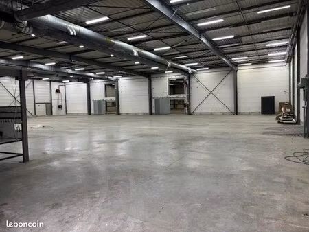 local 1000 /2000 m2 sainte savine / parc du grand troyes