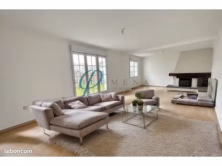 appartement 6 pièces 197 m²