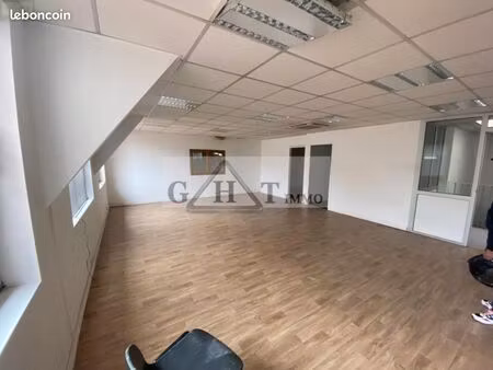 local industriel 273 m²