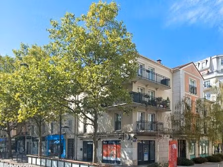 local commercial 269 m²