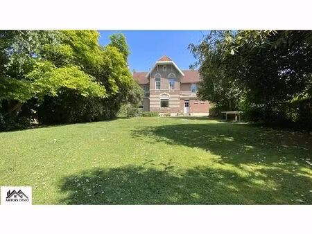 maison 9 pièces 232 m²