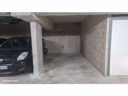 location parking sécurisé couvert metro barbara ligne 4