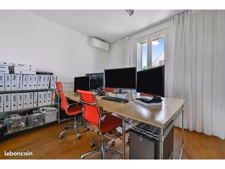 bureau 19m²