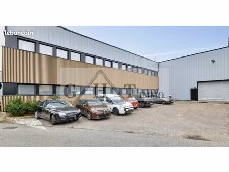 local bureaux 1 834 m²