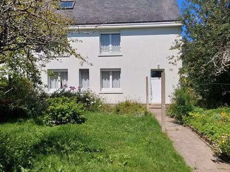 guidel bourg maison individuelle f6 95m2 habitables terrain 365m2  garage séparé 25m2. sit