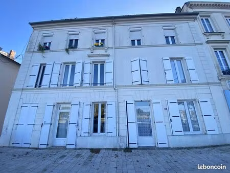 immeuble 370 m² saujon