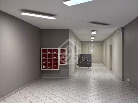 valence : local a usage de bureau