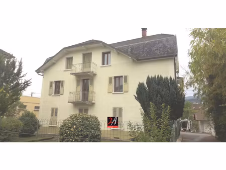 local professionnel dispo de suite