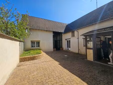 gasny centre – maison avec cour et dependance