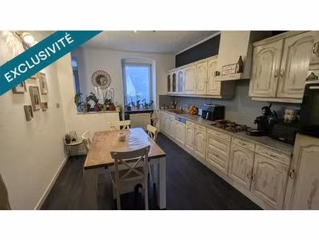 jolie maison ancienne  pleine de charme!