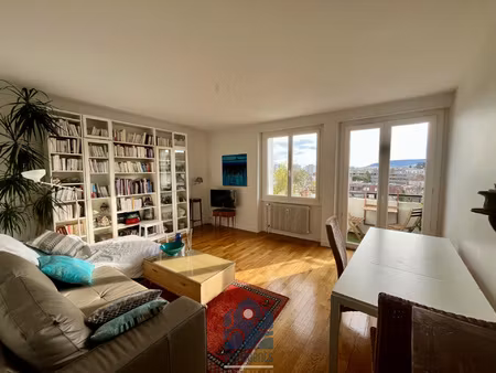 appartement 3 pièces avec balcon  terrasse et cave