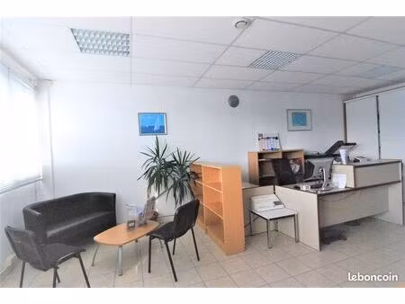 vendargues bureaux de 115 m2 sur d613