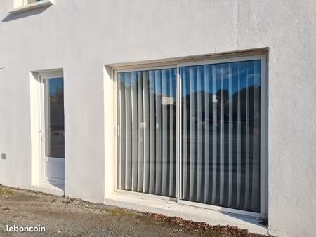 local commercial 390 euros ht à tonnay-charente
