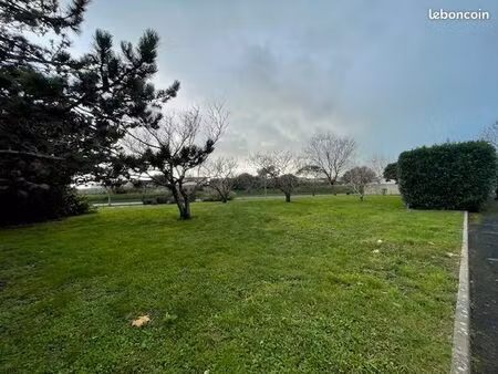 terrain 1 700 m² angoulins