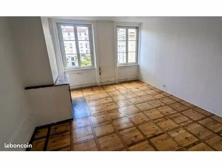 130m2 bureaux rénovés face hôtel de ville