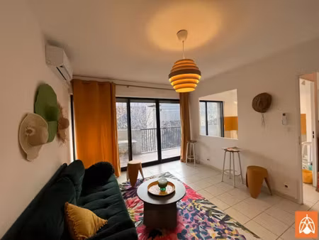 location meublée appartement 2 pièces 41 m² à salon-de-provence (13300)  850 €