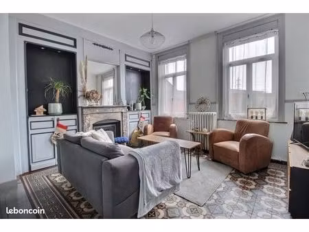 maison 8 pièces 225 m²