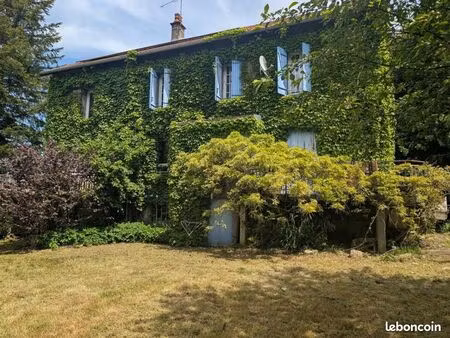 maison 8 pièces 218 m²