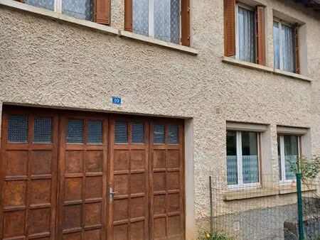 maison de village mitoyenne d'un côté