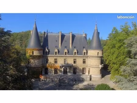 bureaux de standing dans un château – environnement unique aux portes de saint-étienne