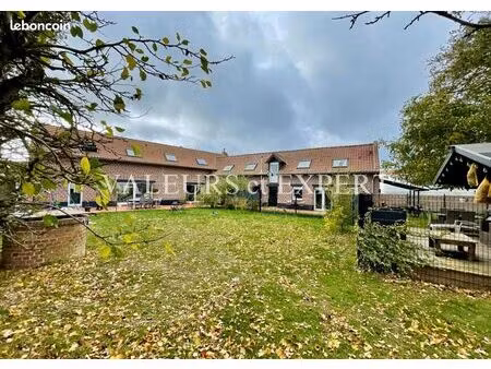 maison 9 pièces 221 m²