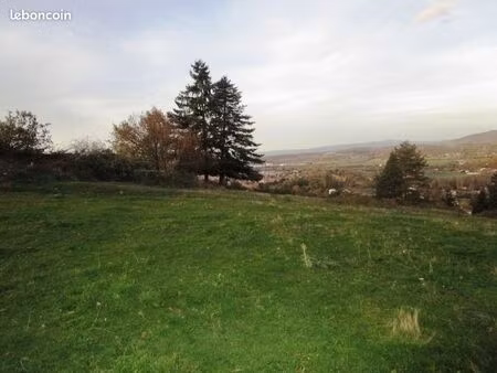 terrain 1635 m2 au dessus de langeac