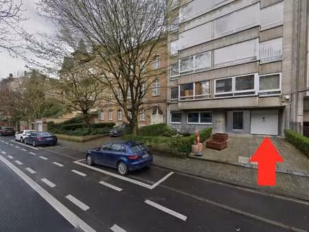 garage box avenue winston churchill