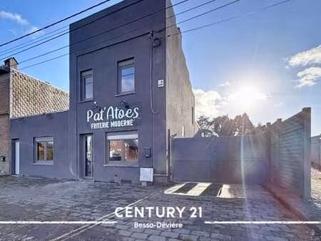 maison de commerce à usage multiples à vendre